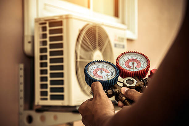 Professional Ac Installation technician working in Kansasville, WI
